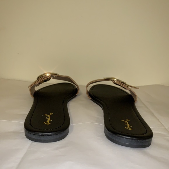 ‼️⚠️ MUST GO Size 6 Leopard Slide Sandals - Picture 6 of 7